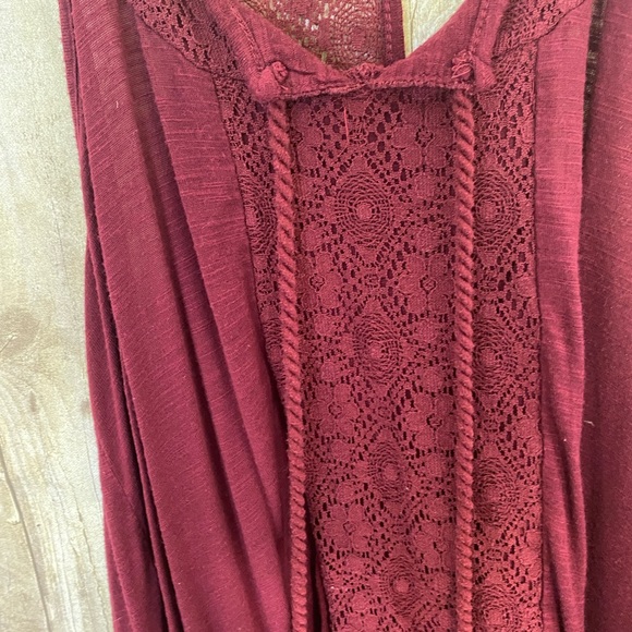 Maroon Lace Tank Top - Picture 7 of 7
